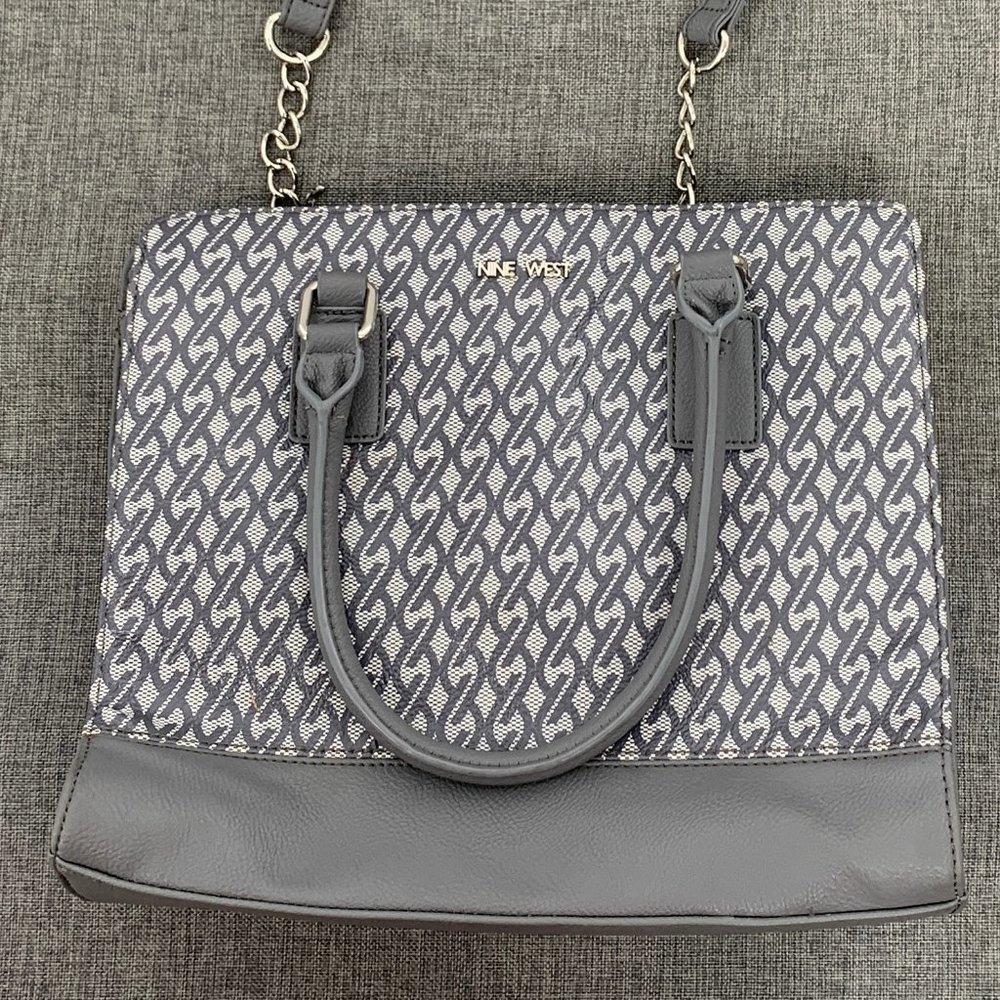 Nine West Gray Purse W/ Cross Strap Pocket Slots Great Pre-OwnedCondition 12x10.